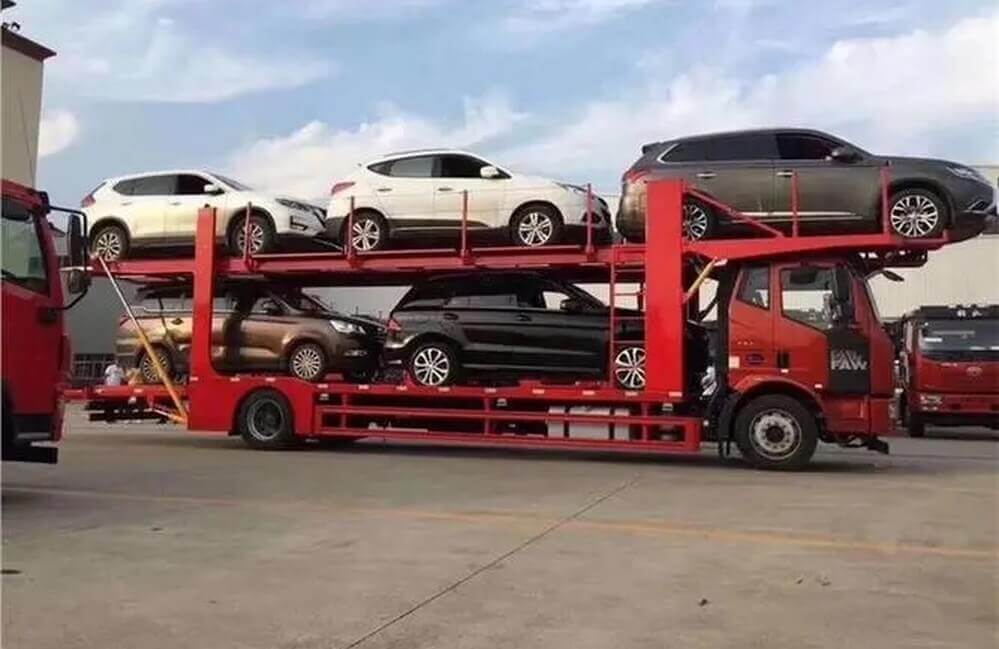 托运车物流车撞了算谁的