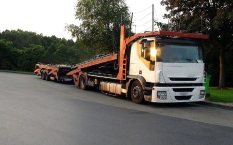 济宁汽车托运物流办事处-专注汽车托运，为您保驾护车